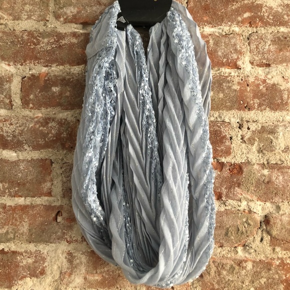 Infinity Scarf 🆕 - Picture 2 of 4